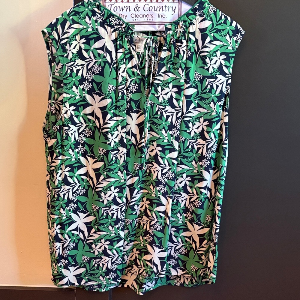 Floral Sleeveless Top in Green, Navy, White Velvet from Anthropologie Never Worn
